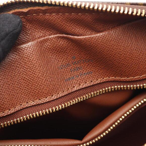 LOUIS VUITTON Brown Monogram Leather Shoulder Bag - Picture 5 of 11